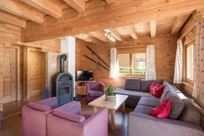 Image de Chalet en bois primitif avec wellness privé et terrasse