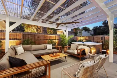 Image de Luxe Modern Home | Private Hot Tub