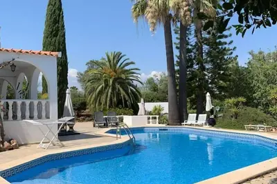Studio+terrasse privée, jardin, piscine, à 5 min de l'océan et la Ria Formosa