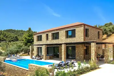 Image de The Mavrolitharo Residence, new stone built villa.