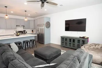 Image de Nearby Lake Access - Sleeps 8 - Super Cozy