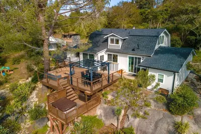 Image de Serene Private Home, Sunset View+Hot Tub+Ev Charge\n