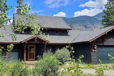 Image de Four Sisters Lodge-4 Bedroom Option, Pet Friendly and on the Ski Trail!