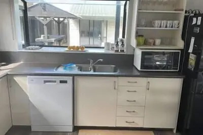 Image de Hosts on the Coast Tamaki Delight