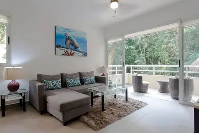 Gated 2 Separate Suites Near Attractions. Value! ! !