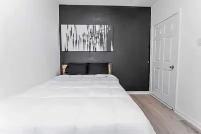 Image de New Lux /Spacious 3 Br 30 mins-Nyc 10 mins-Ewr Newark, Nj \n