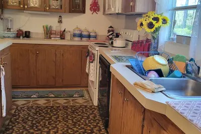 Image de Hickey Manor, isolated and comfortable. Great for large family.