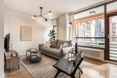 Image de Campo - 3 bedroom and balcony penthouse in Azca