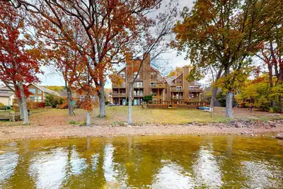 Image de Lake-view townhome with private patio, rec room, & seasonal boat slip