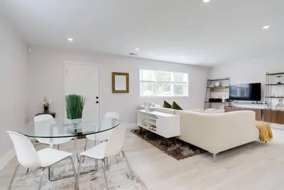 Image de Sojourn on Duke New 3 Br in Alexandria