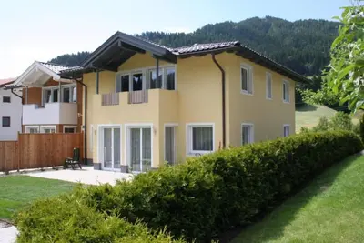 Image de Beau logement de groupe avec sauna, ski-in