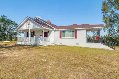 Image de Tuskegee Countryside Retreat on 7 Acres!