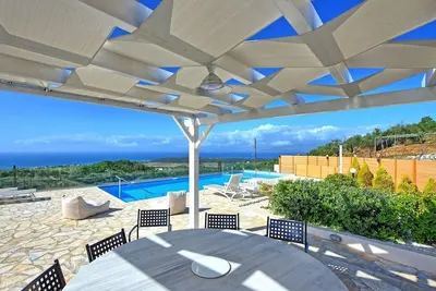 Image de Discounts! Family Villa Portes: infinity pool, amazing sea view, renovated 2022