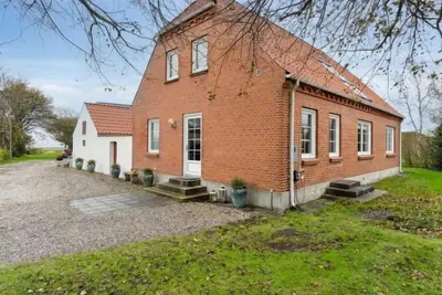 Image de \"Bertold\" - 100m from the sea by Interhome