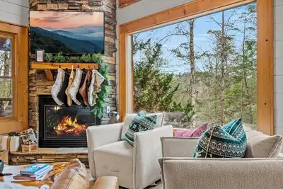 Image de Stay cozy at one of our most loved cabins!