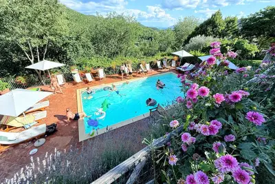 Image de Exclusif Spoleto Country Park Piscine Parc Activités Vue sur la montagne Capacité 28 personnes