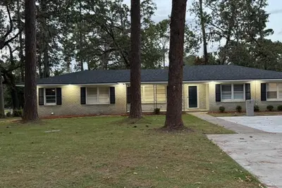 Image de Tranquility In The Pines