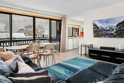 Image de Mowamba D1 ideally located in the very centre of Thredbo Village.