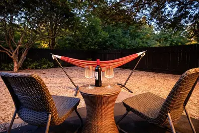 Image de Free $100~2 King Br~Priv Baths~Pet Friendly~Park