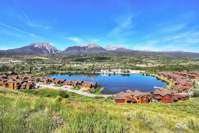 Image de Silverthorne, Co: 3-Bedroom/2. 5 Bath Townhouse located in the Angler Mtn. Ranch.
