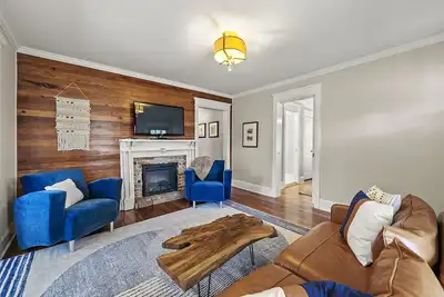 Image de Charming Historic Marietta Home!