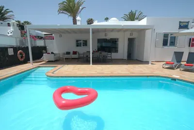 Image de Beautiful Puerto Del Carmen Villa | 4 Bedrooms | Villa Los Pocillos | Private Pool & Close to Amenities | Lanzarote