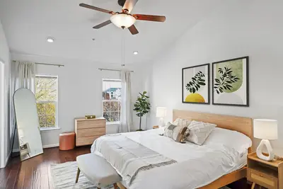 Image de Gem in Germantown – Walk to Restaurants & Shops!