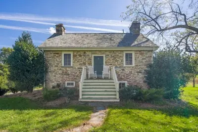 Image de Cozy Stone Cottage in Round Hill, Va