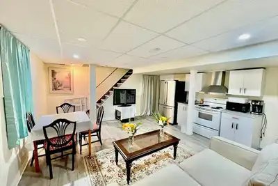 Image de 2br Basement Apt in Newmarket