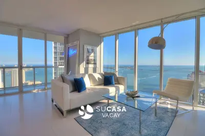 Image de 2b/2b 48th Floor & Corner Unit in Brickell - Water View, Free Parking, Pool, Spa