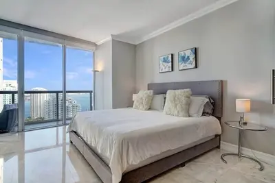 Image de Lux 2br • Water View • Pool • Spa • Free Parking