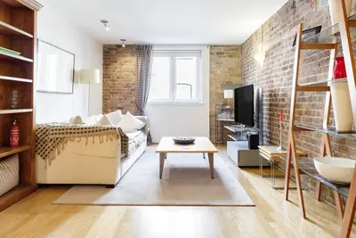 Image de Designer Warehouse Two Bedrooms Converted, London Bridge