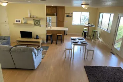 Image de Cozy country home in a remote area.