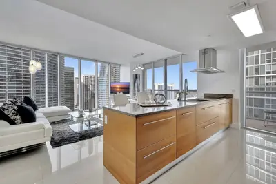 Image de Icon 2b/2b 39th Flr Ocean Views/Free Pool Spa Gym