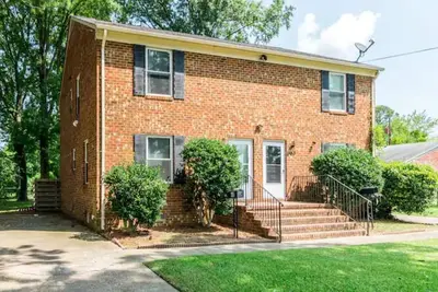 Centrally Located Modern 2bed