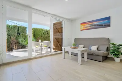 Appartement 'Piso Francesca' avec piscine partagée, Wi-Fi et climatisation