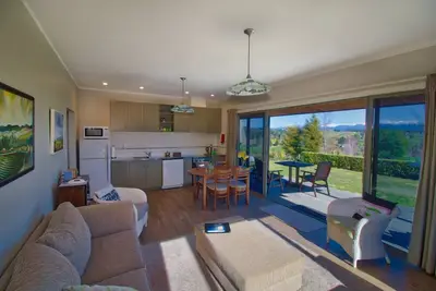 Image de Clayridge Cotttages situated above Ruby Bay, amazing mountain & sea views