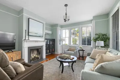 Image de Pet-Friendly +Historic Charm & Modern Comfort Near Upper King