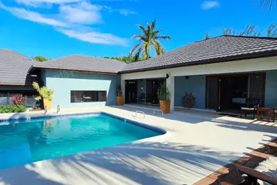 Image de Fantasy Villa, Bengal Bay Snorkeling and swimming steps from the villa