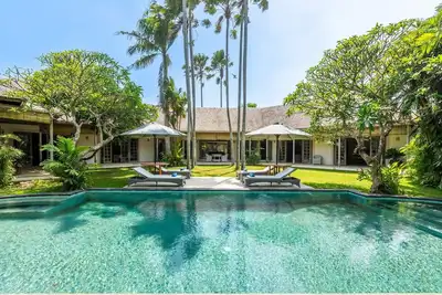 Image de Fabulous colonial style luxury villa near beach