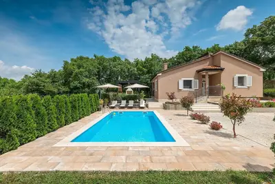 Belle maison à Tinjan