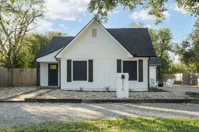 Image de The Joy House in Waco, Tx! \"Charming 1934 Cottage\"