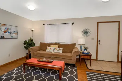 Image de Comfy 2br Walk to Summa Near Akron Hospitals & Ua