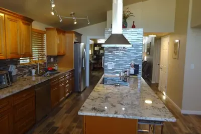 Image de Great conveniently located home. Near mall and many restaurants.