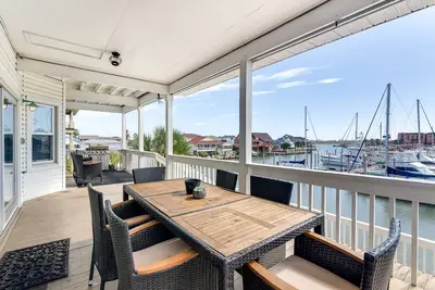 Image de Waterfront Freeport Home: Deck & Private Boat Dock