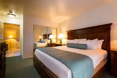 Image de Make Your Trip More Enjoyable! 4 Relaxing Units, Fully-Equipped Kitchen, Parking