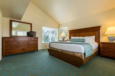 Your Home Away From Home! 2 Classy Units, Full Kitchen and Parking!