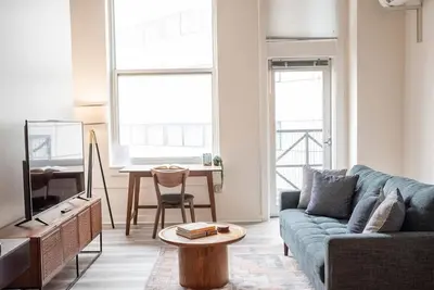 Image de 5br CozySuites The Block Direct Skybridge Access