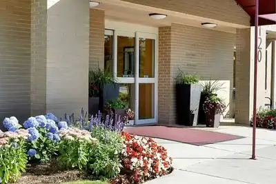 Image de Michigan Retreat, Free Breakfast! Proximity to Troy Historic Village!