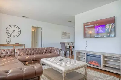 Image de 4br•1300sqft•Foosball•Game Room•Near Ft Moore